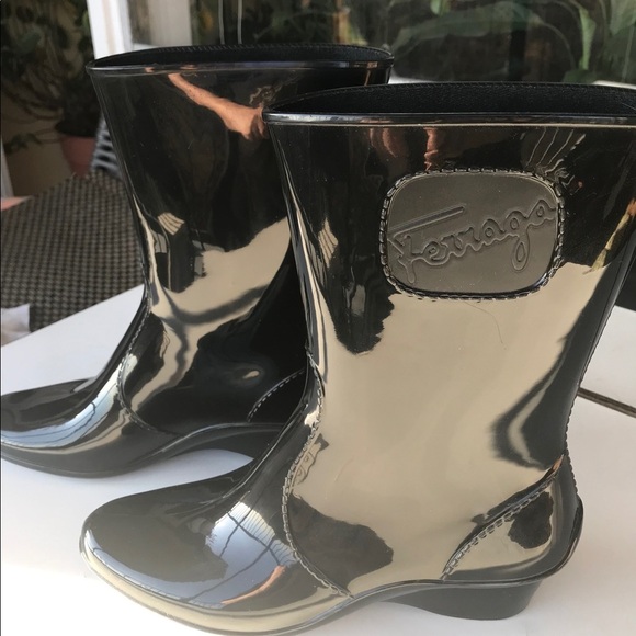Salvatore Ferragamo rain boots worn once size 6 - Picture 1 of 2